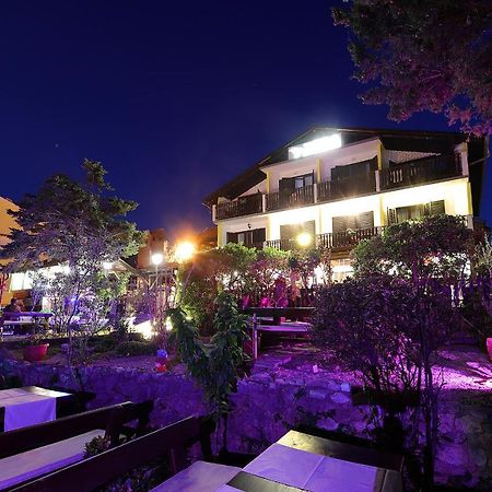 Guest House Zeba & Riviera Šilo Esterno foto