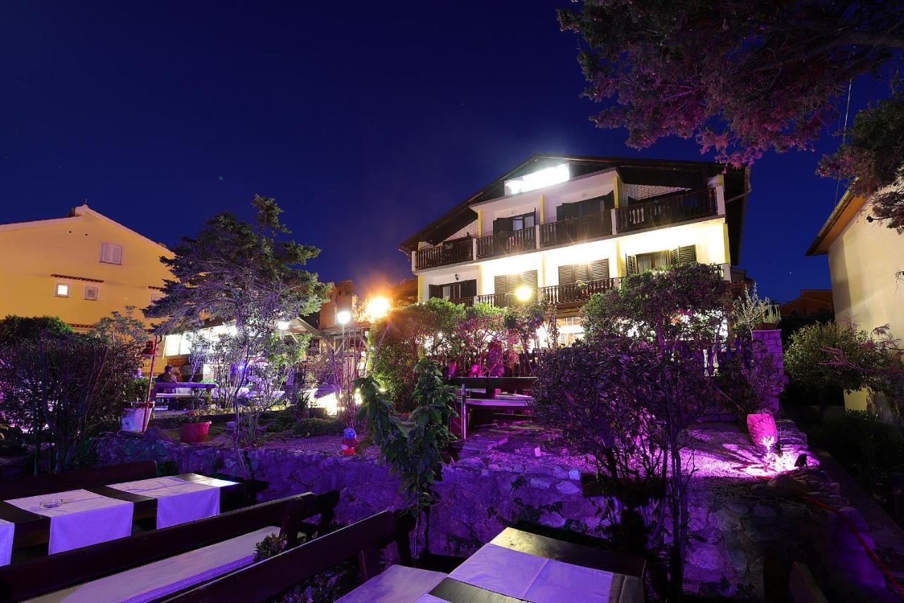 Guest House Zeba & Riviera Šilo Esterno foto