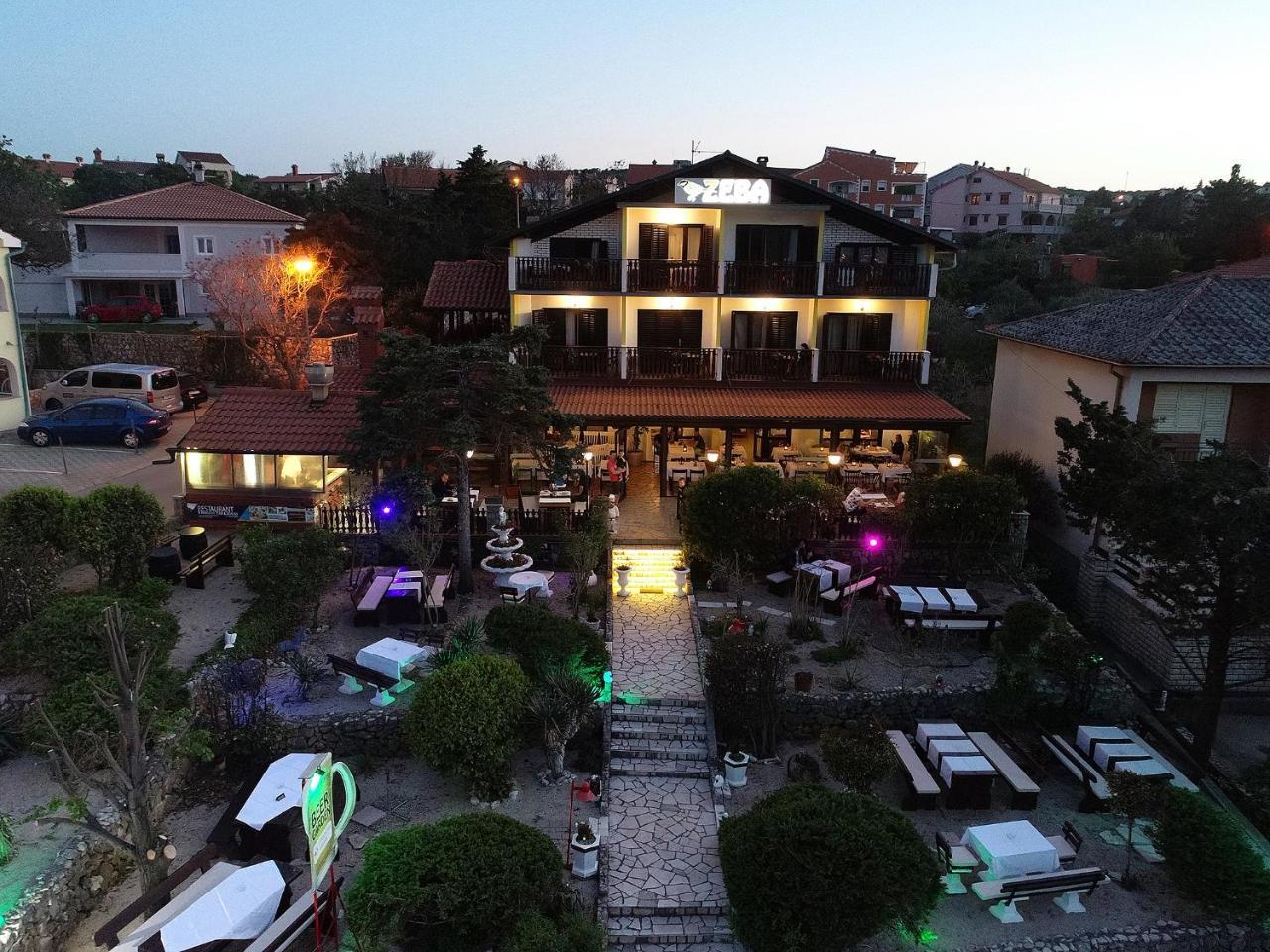 Guest House Zeba & Riviera Šilo Esterno foto